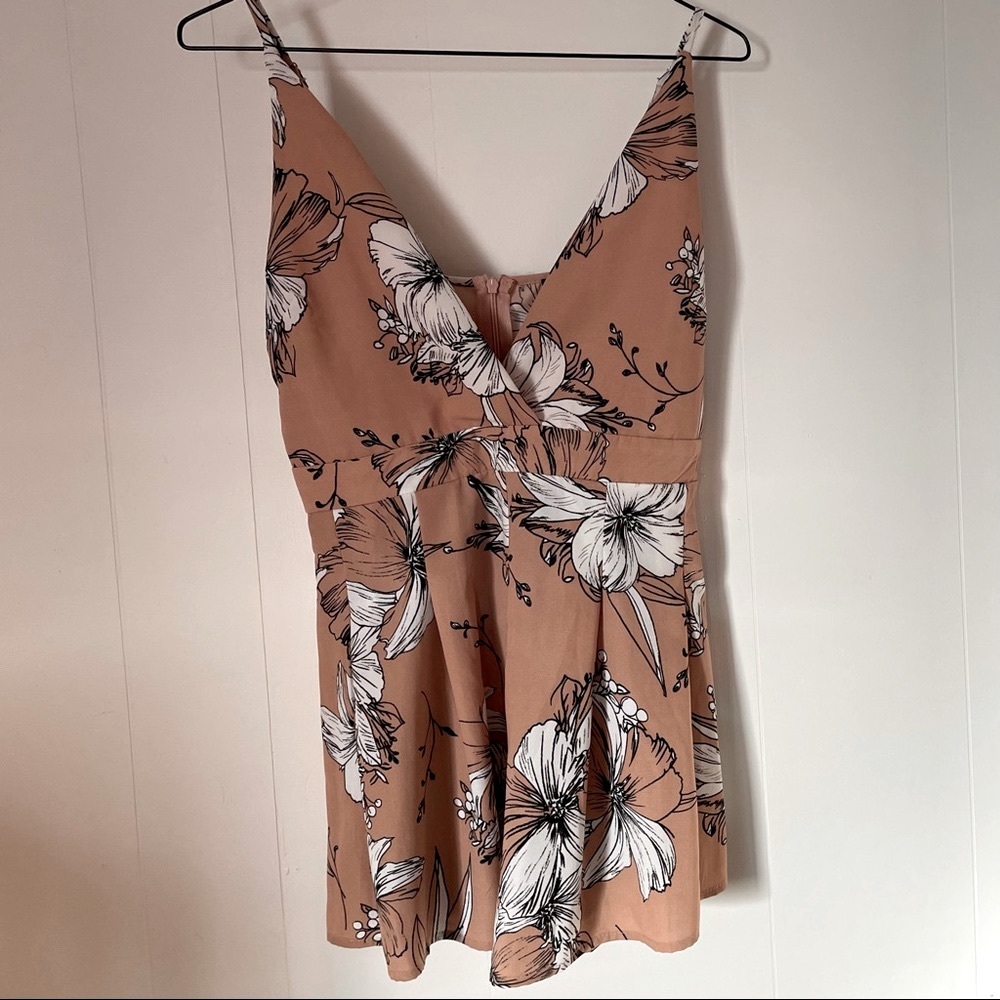 Flower print pleated romper with plunging neckline - Small